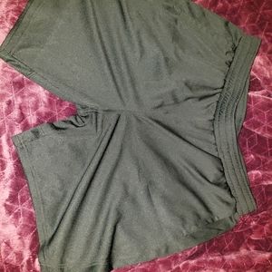 XL Active 8 shorts